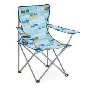 Nederlandse strandstoel met een print van auto's in blauw, geel en wit.
