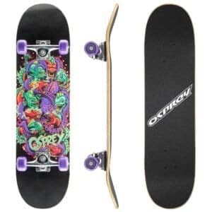 Kunstzinnig skateboard met kleurrijk monster- en dinosaurus ontwerp, perfect voor buitenplezier.