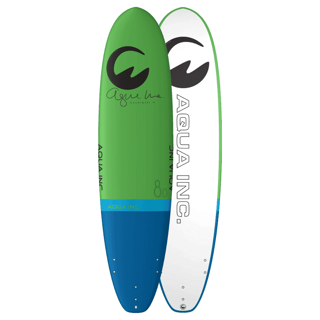 Surfplank met groen, blauw en wit ontwerp, watersport en outdoor skateboard.