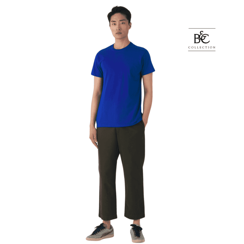 Blue casual t-shirt voor heren, geschikt voor buitenactiviteiten.