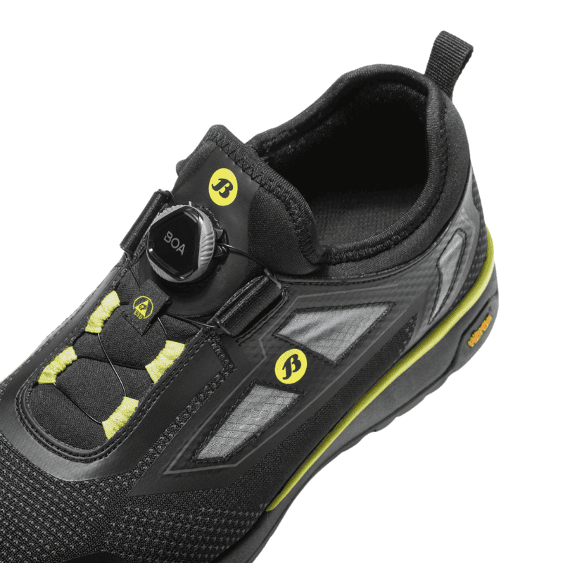 Ultrasone skate schoen met veters en BOA Sneldraaisluiting, geschikt voor buitensporten.