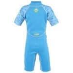 Combinaison de plongée en lycra pour enfants avec protection UV, bleue avec impression et matériau à séchage rapide.
