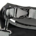 Robuust gesp- en riemsysteem voor skateboards, fietsen en outdoor gear.