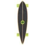 Planche à roulettes avec revêtement noir et roues vertes pour l'extérieur.
