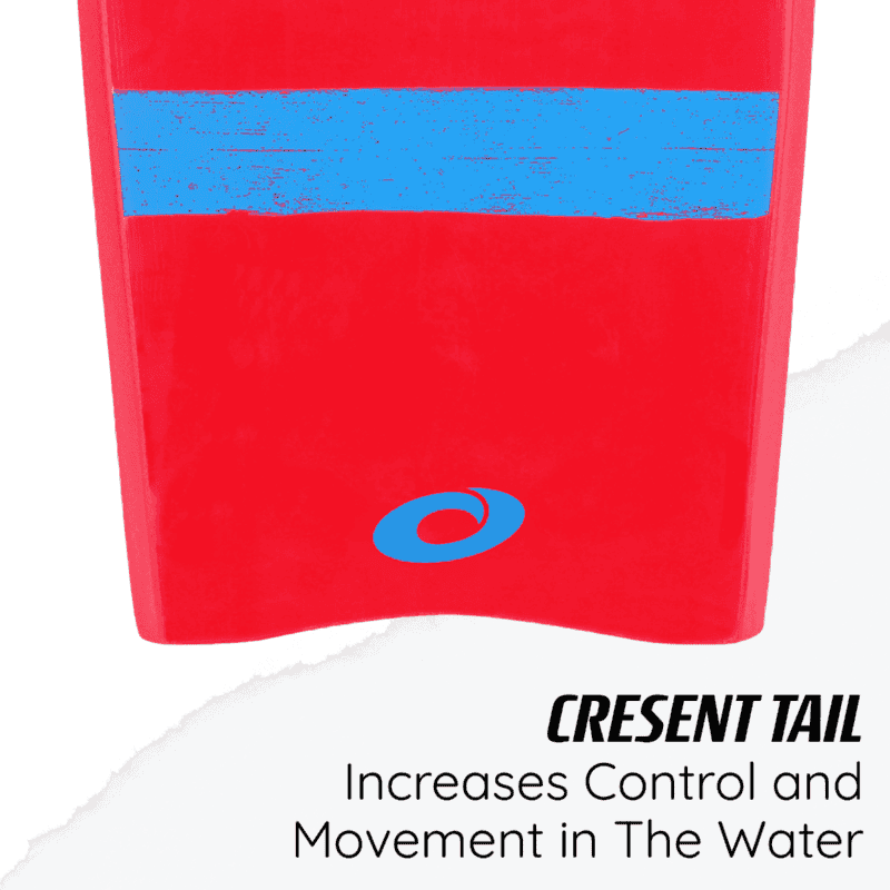 Kunststoff-Skateboard mit blauem Streifen und rotem Boden, für den Spaß im Freien konzipiert.