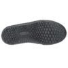 Semelle des baskets avec crampons antidérapants pour l'extérieur.