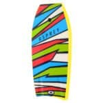 Buntes Skateboard mit Osprey-Logo und geometrischem Design, perfekt für den Outdoor-Spaß.