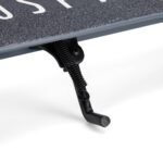 Support de skateboard à cordon pour la stabilité et le contrôle.