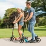 Les meilleurs patins et trottinettes pour s'amuser en plein air et être actif.