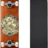 Skateboard met classic ontwerp en zwarte grip tape voor buitenplezier.