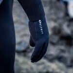Reflectieve skatehandschoen van Ospray voor outdoor sporten en actief gebruik.