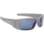 Okt goggles voor buitenactiviteiten met donkergekleurde lenzen.