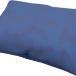 Kussen voor buiten, blauwe waterbestendige zitkussen voor terras en tuin.