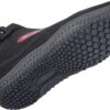 Chaussure avec semelle en caoutchouc pour une bonne adhérence et un bon confort.