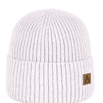 Witte gebreide muts met leren label, perfect voor buitenplezier.