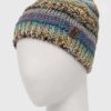 Bonnet tricoté coloré avec étiquette pour hommes et femmes dans différentes couleurs.