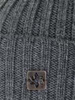 Bonnet chaud en tricot gris avec logo en métal pour les activités de plein air.