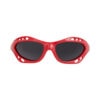 Vielseitige Sportbrille mit rotem Rahmen und schwarzen UV-geschützten Gläsern für Outdoor-Aktivitäten.