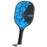 Beschermende paddel voor pickleball met blauwe geometrische patronen en griphandvat.