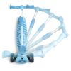 Scooter en plastique coloré pour enfants, pliable et stable.