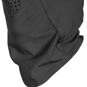Warmtebestendige bivakmuts met ademende ventilatie. Perfect voor outdoor en motorritten.