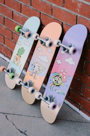 Globe Kids Grip 95 Mid Wide – Peace Man 8.25″ – Kinder Skateboard Compleet